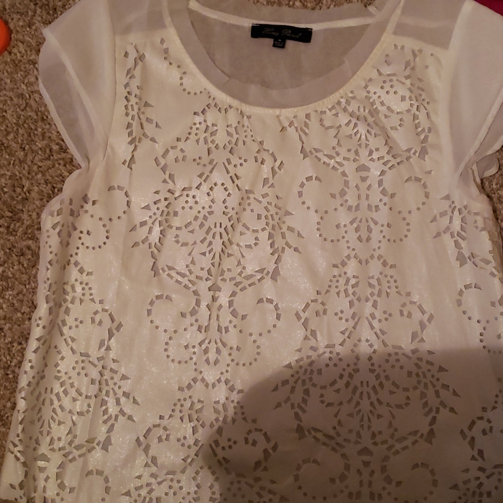 Blouses - Picture 4 of 5